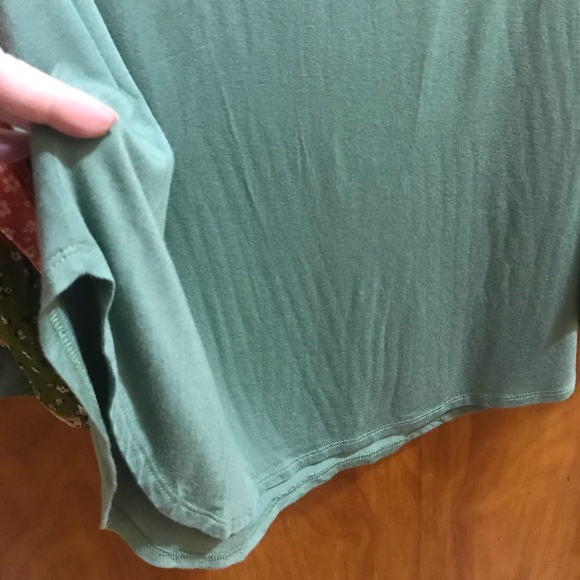 NEW Sage Green Chiffon Print Sleeves Tee 1X EMERALD - Picture 8 of 10